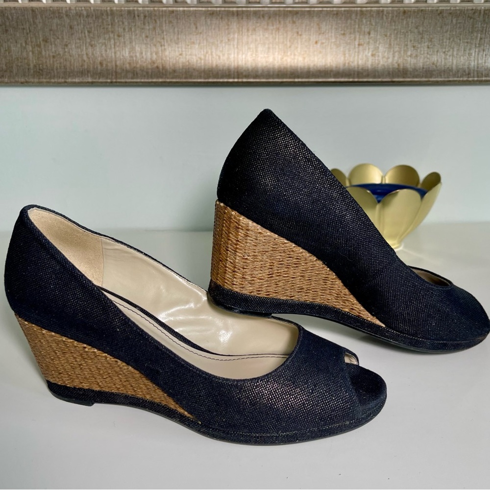 Naturalizer Narlene peep toe wedges in Black.